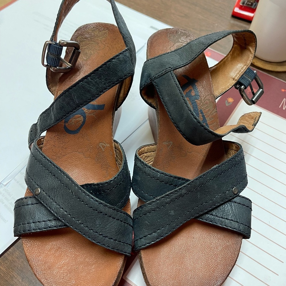 OTBT Black and Brown Sandals with Crisscross Straps